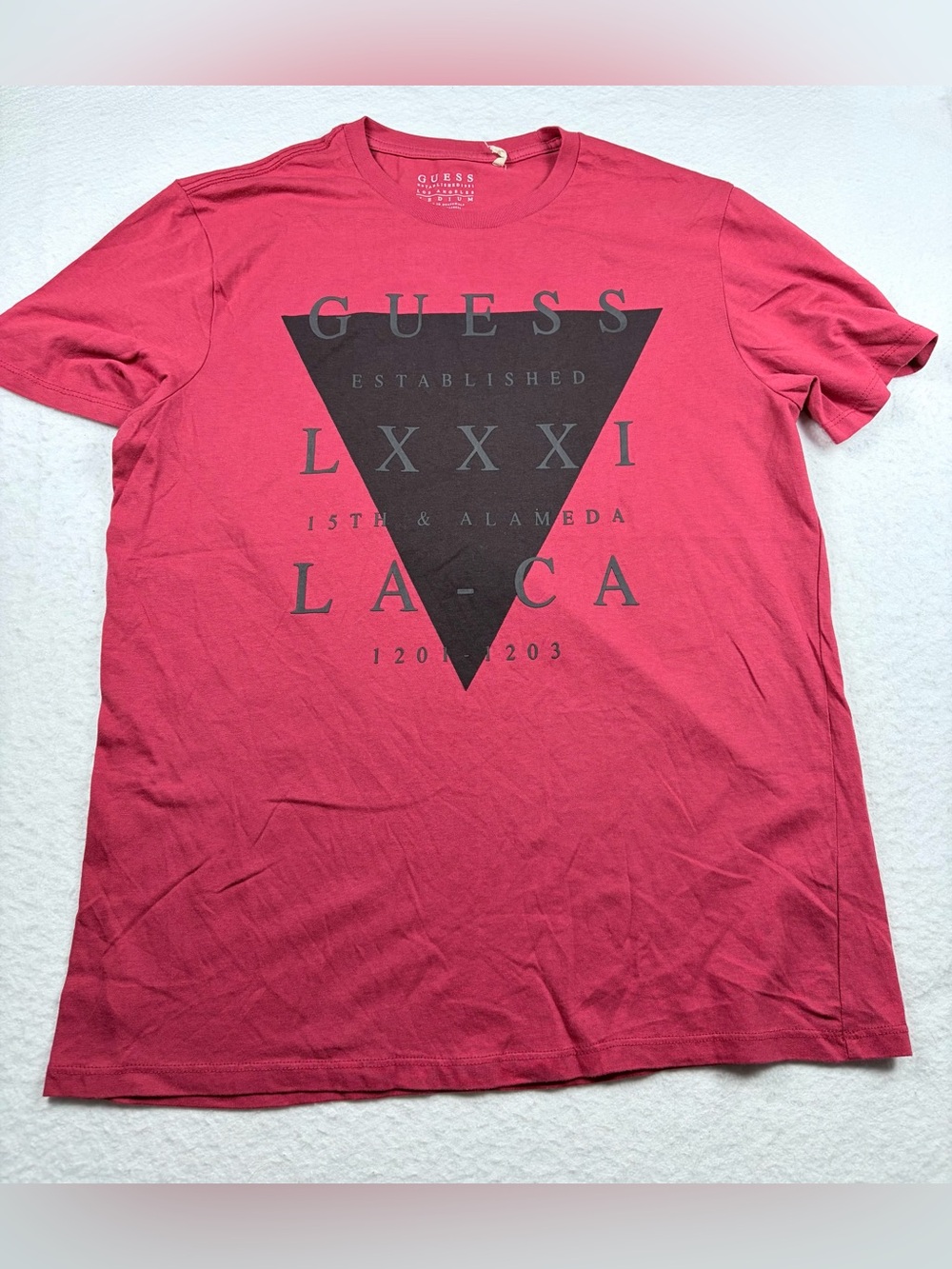 GUESS Jeans LA CA‎ Graphic T Shirt Mens Medium Red Retro Triangle Logo 1981